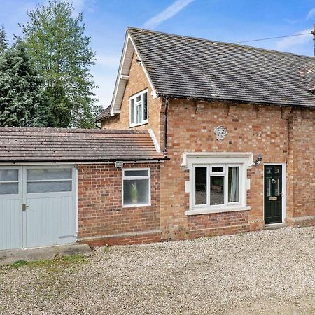 Wheelbarrow Cottage Bengeworth Екстер'єр фото