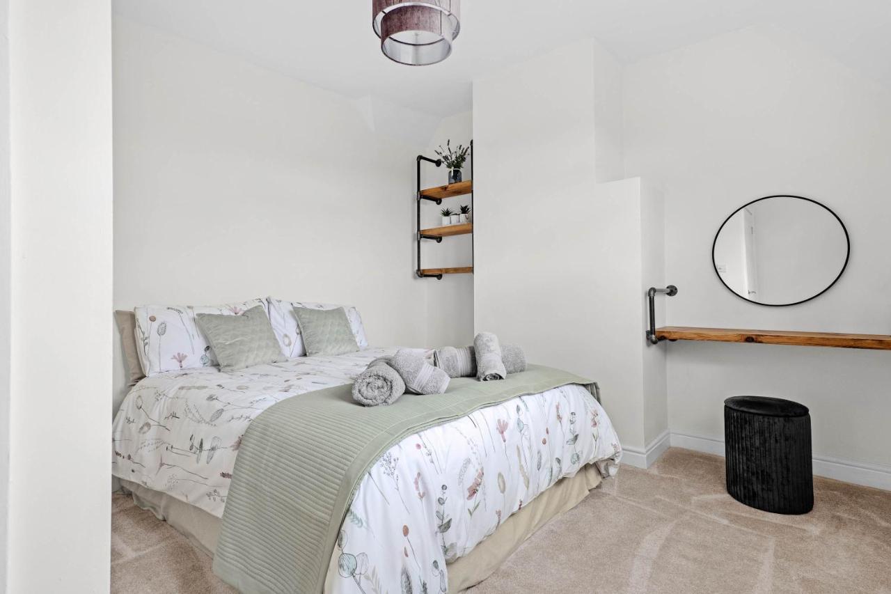 Wheelbarrow Cottage Bengeworth Екстер'єр фото