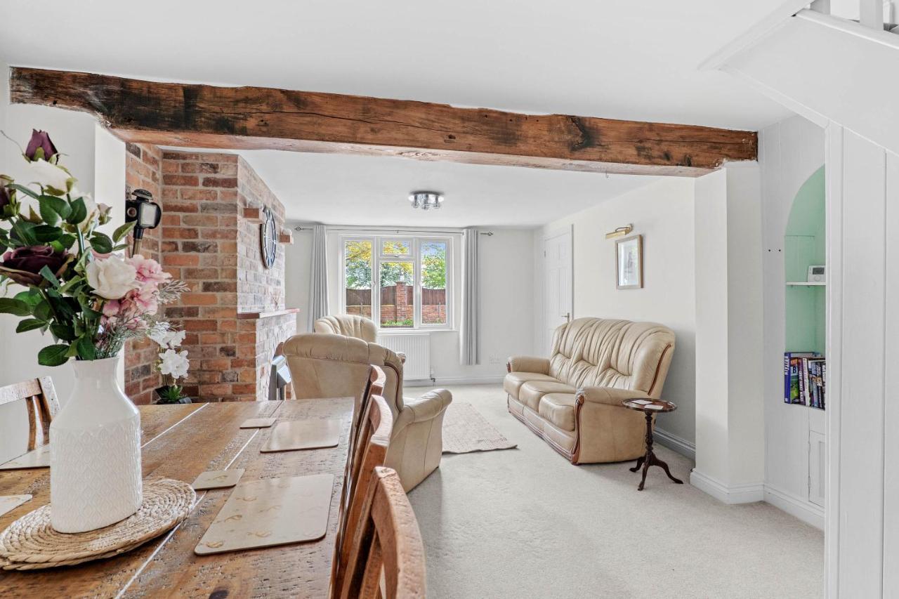 Wheelbarrow Cottage Bengeworth Екстер'єр фото