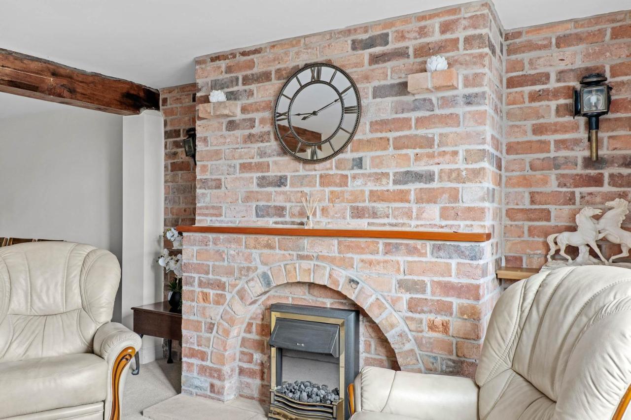 Wheelbarrow Cottage Bengeworth Екстер'єр фото